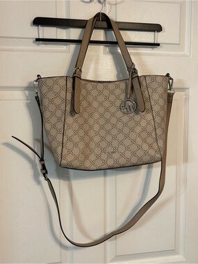 Nine West Women's Kylee Medium Trap Tote with wallet